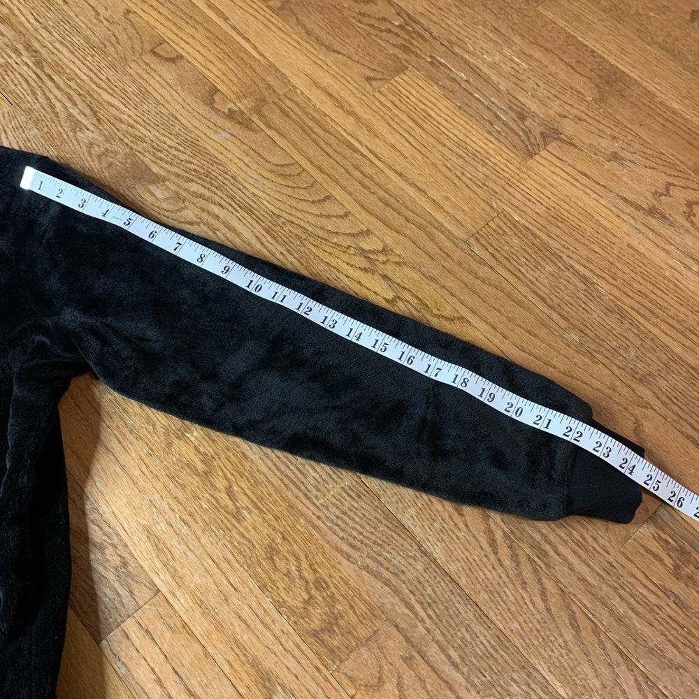 GAIAM Black Lux Plush Fleece Crewneck Sweatshirt - Size M - Picture 8 of 8